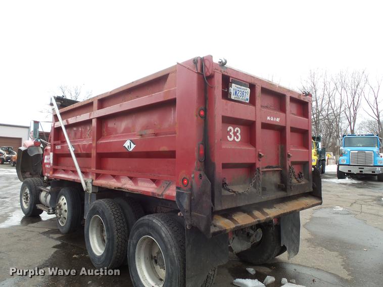 image for item DW9517 1997 Ford LT8000 dump truck
