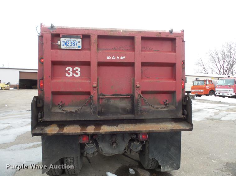 image for item DW9517 1997 Ford LT8000 dump truck