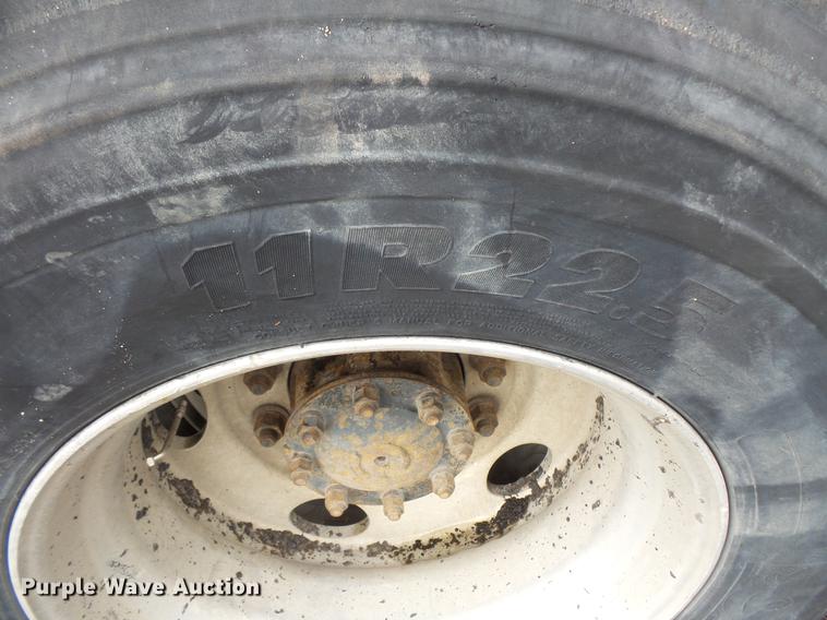 image for item DW9517 1997 Ford LT8000 dump truck