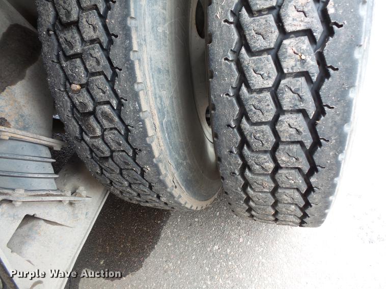 image for item DW9517 1997 Ford LT8000 dump truck