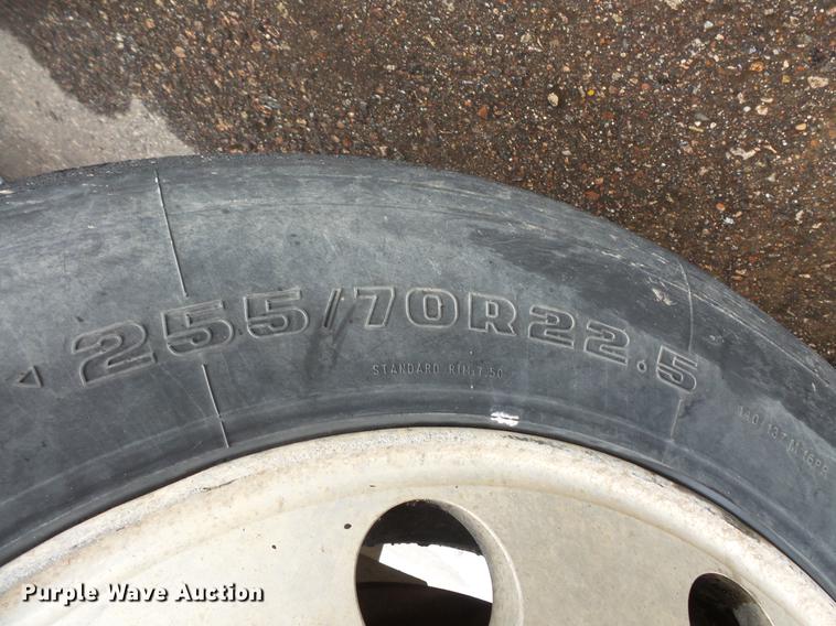 image for item DW9517 1997 Ford LT8000 dump truck