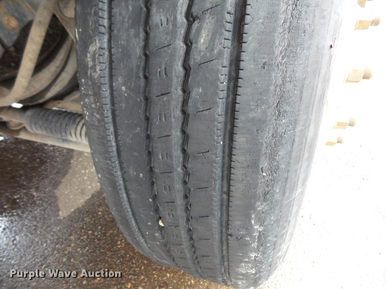 image for item DW9517 1997 Ford LT8000 dump truck