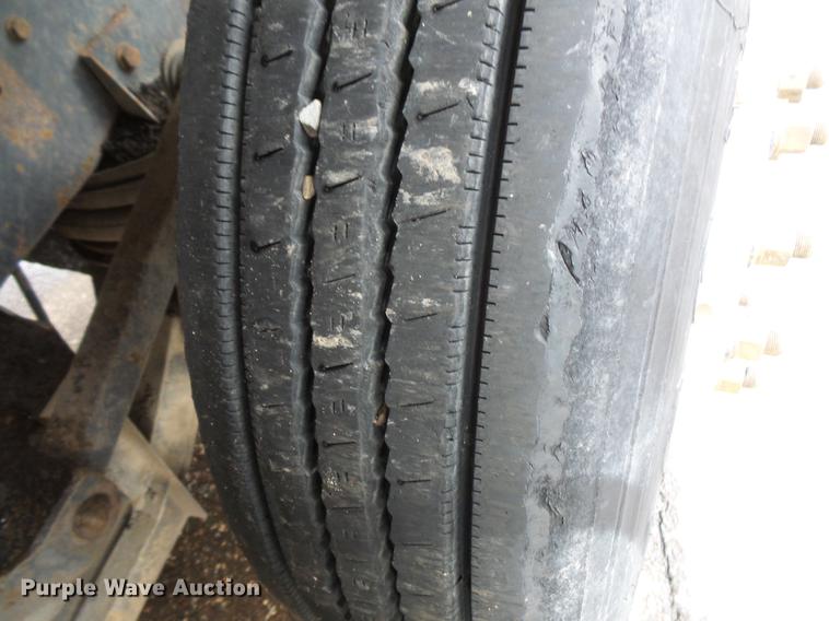 image for item DW9517 1997 Ford LT8000 dump truck