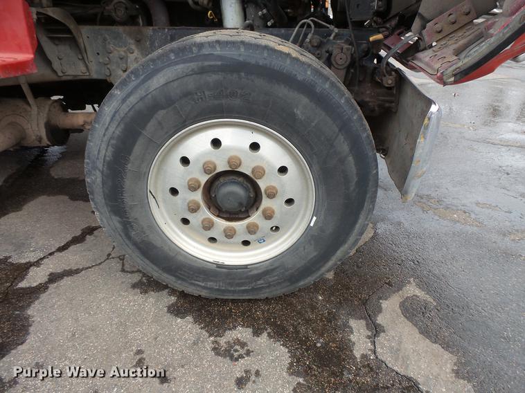 image for item DW9517 1997 Ford LT8000 dump truck