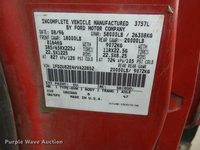 image for item DW9517 1997 Ford LT8000 dump truck