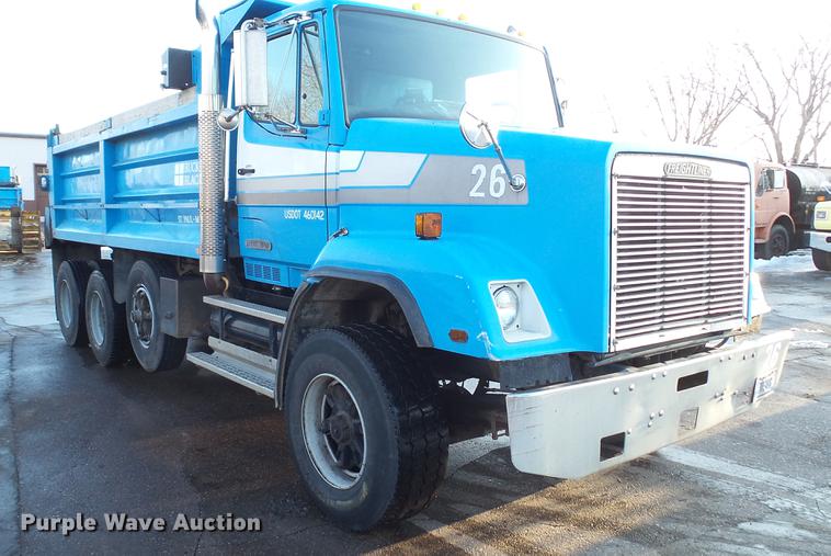 image for item DW9519 1987 Freightliner FLC112 dump truck