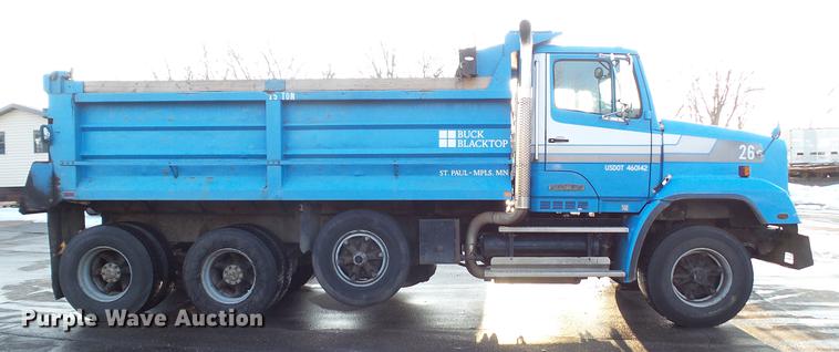 image for item DW9519 1987 Freightliner FLC112 dump truck