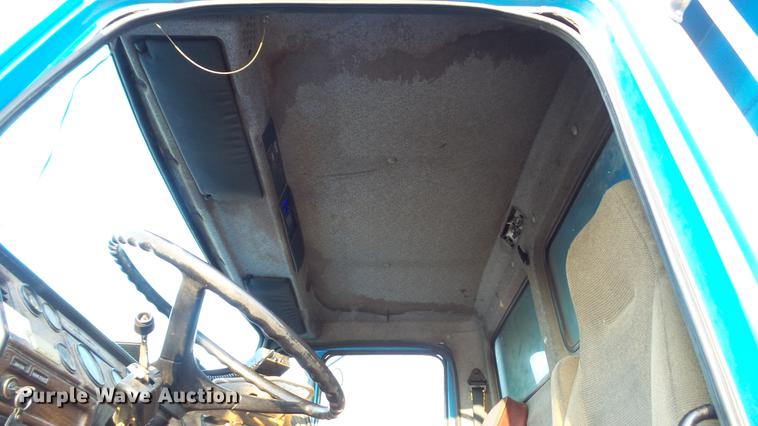 image for item DW9519 1987 Freightliner FLC112 dump truck