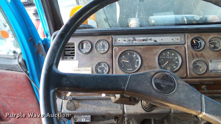 image for item DW9519 1987 Freightliner FLC112 dump truck