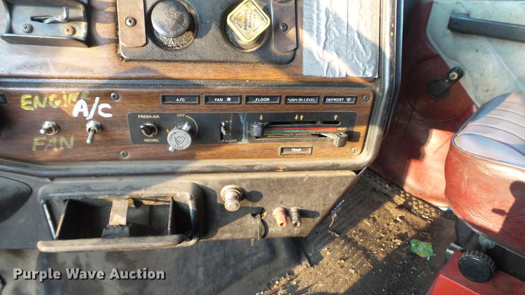 image for item DW9519 1987 Freightliner FLC112 dump truck