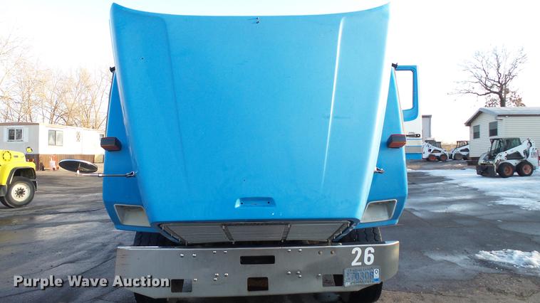 image for item DW9519 1987 Freightliner FLC112 dump truck
