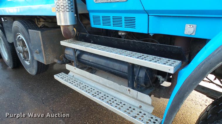 image for item DW9519 1987 Freightliner FLC112 dump truck