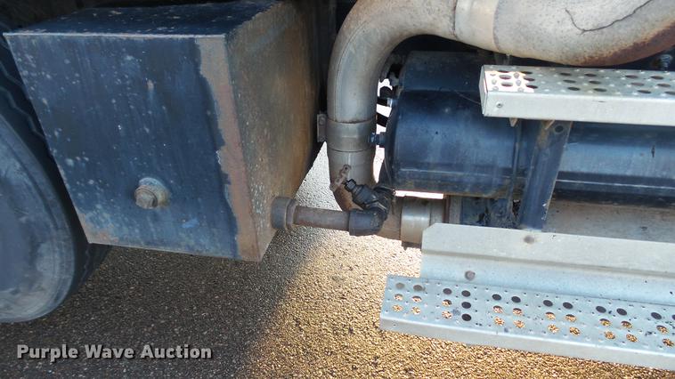 image for item DW9519 1987 Freightliner FLC112 dump truck