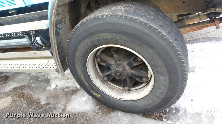 image for item DW9519 1987 Freightliner FLC112 dump truck