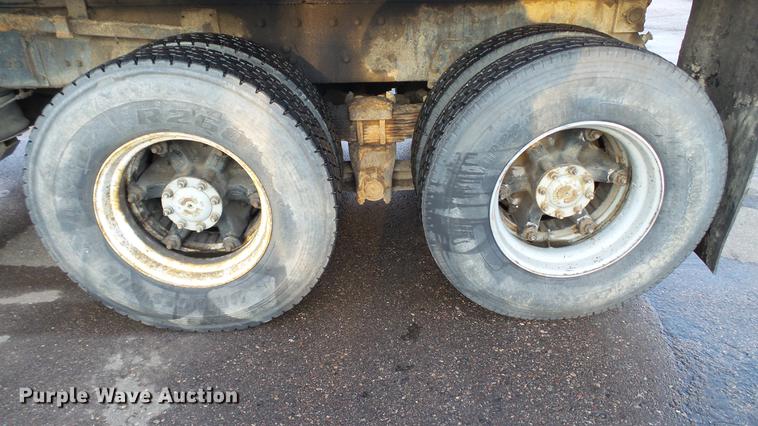 image for item DW9519 1987 Freightliner FLC112 dump truck