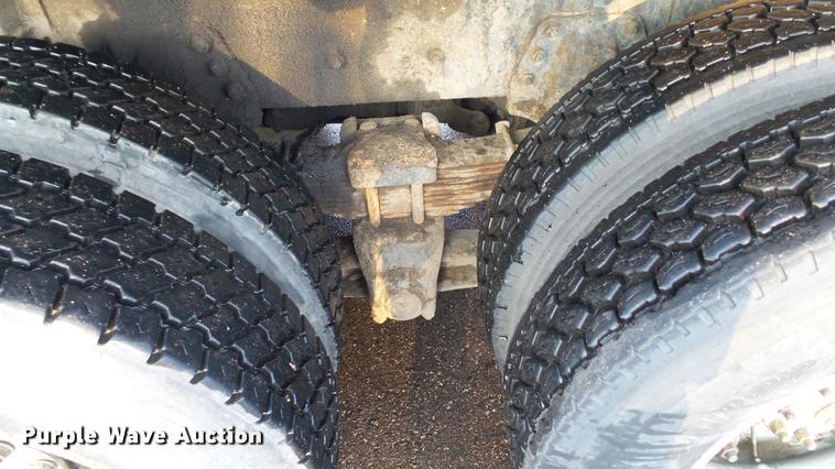 image for item DW9519 1987 Freightliner FLC112 dump truck