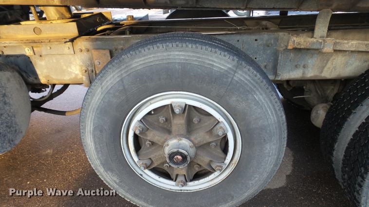 image for item DW9519 1987 Freightliner FLC112 dump truck