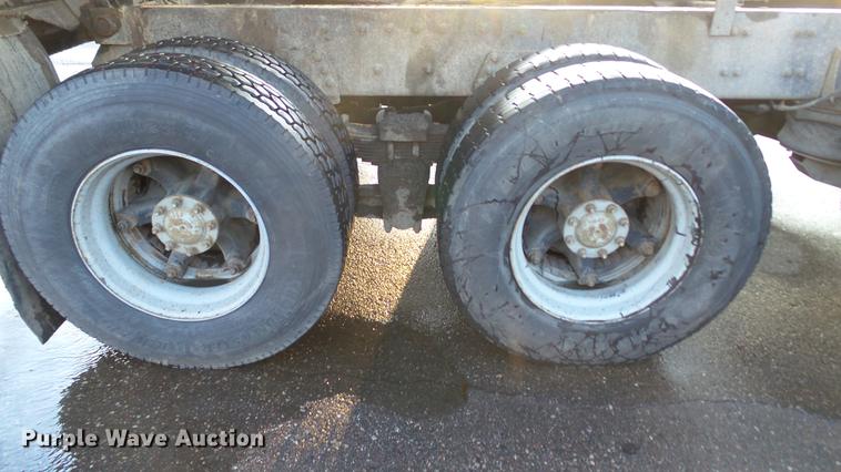 image for item DW9519 1987 Freightliner FLC112 dump truck