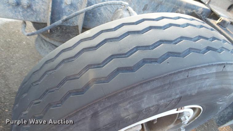 image for item DW9519 1987 Freightliner FLC112 dump truck