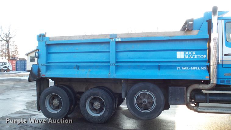 image for item DW9519 1987 Freightliner FLC112 dump truck