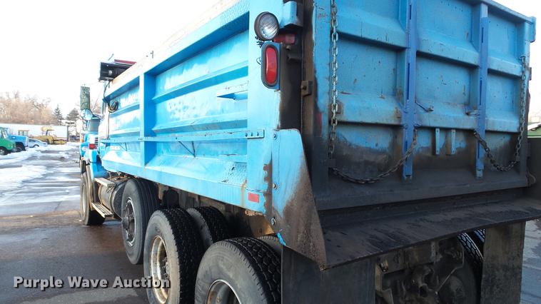 image for item DW9519 1987 Freightliner FLC112 dump truck