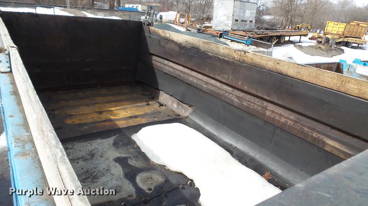 image for item DW9519 1987 Freightliner FLC112 dump truck