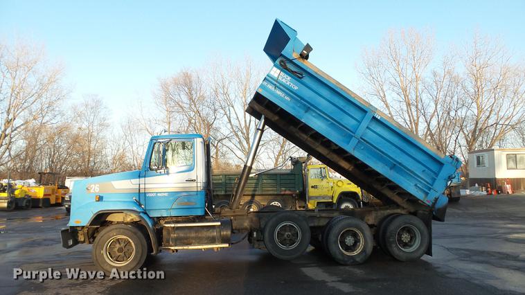 image for item DW9519 1987 Freightliner FLC112 dump truck
