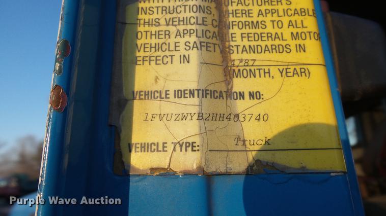 image for item DW9519 1987 Freightliner FLC112 dump truck