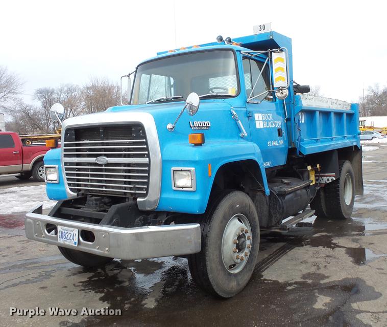 image for item DW9520 1991 Ford LN8000 dump truck