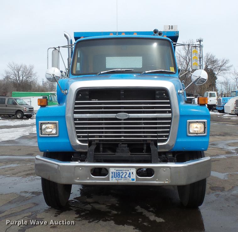 image for item DW9520 1991 Ford LN8000 dump truck
