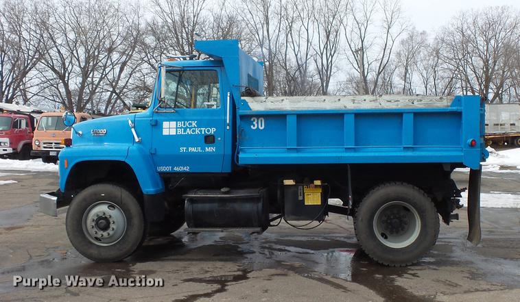 image for item DW9520 1991 Ford LN8000 dump truck