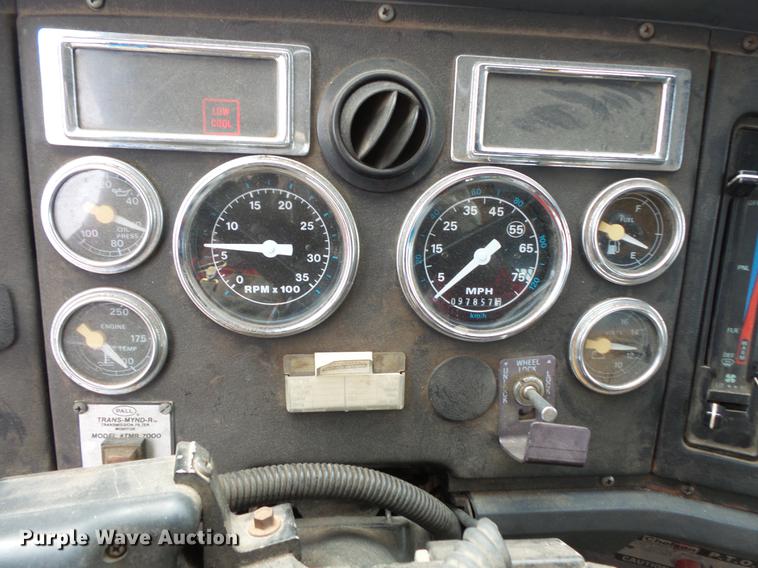 image for item DW9520 1991 Ford LN8000 dump truck