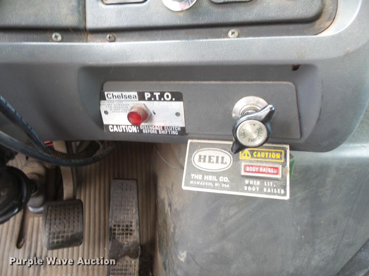 image for item DW9520 1991 Ford LN8000 dump truck