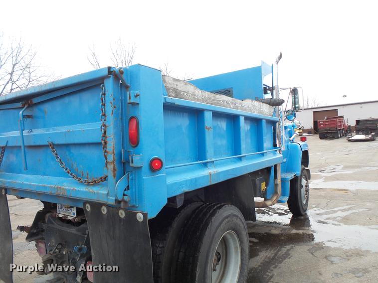 image for item DW9520 1991 Ford LN8000 dump truck