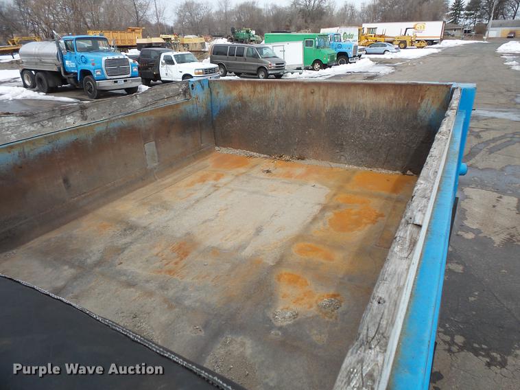 image for item DW9520 1991 Ford LN8000 dump truck