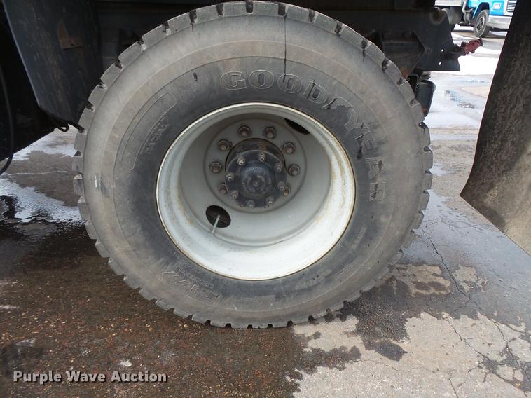 image for item DW9520 1991 Ford LN8000 dump truck