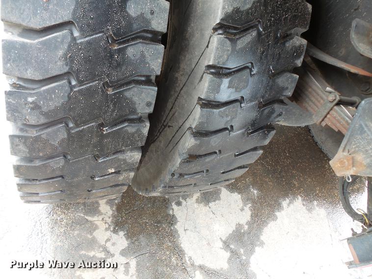 image for item DW9520 1991 Ford LN8000 dump truck