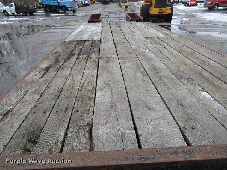 image for item DW9521 1997 Towmaster OT-20LP equipment trailer