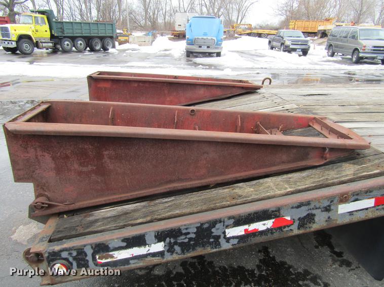 image for item DW9521 1997 Towmaster OT-20LP equipment trailer