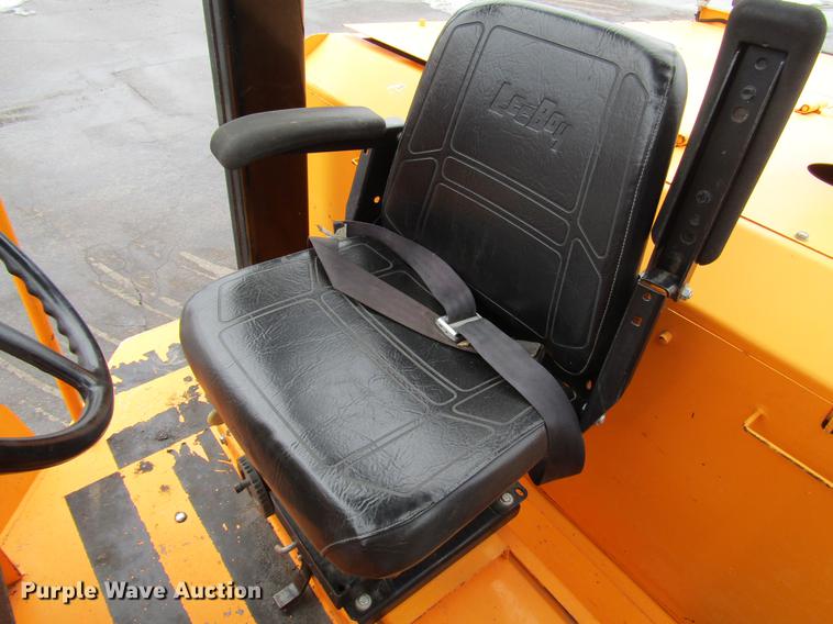 image for item DW9524 2013 Blaw Knox PTC-15 pneumatic roller