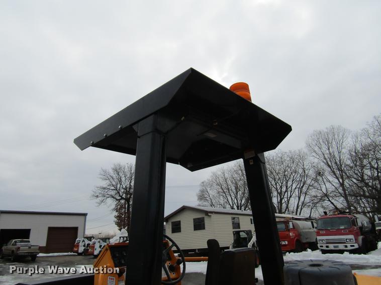 image for item DW9524 2013 Blaw Knox PTC-15 pneumatic roller