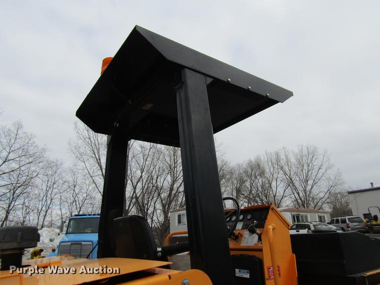 image for item DW9524 2013 Blaw Knox PTC-15 pneumatic roller