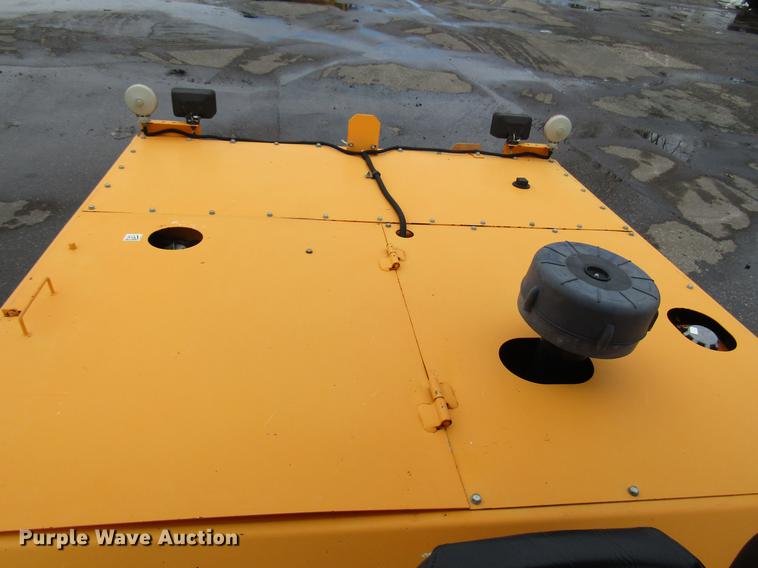 image for item DW9524 2013 Blaw Knox PTC-15 pneumatic roller