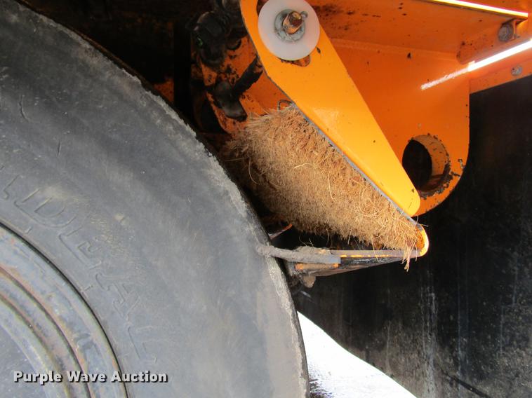 image for item DW9524 2013 Blaw Knox PTC-15 pneumatic roller