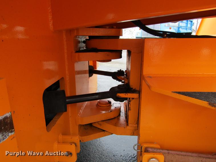 image for item DW9524 2013 Blaw Knox PTC-15 pneumatic roller