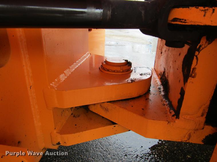 image for item DW9524 2013 Blaw Knox PTC-15 pneumatic roller