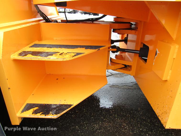 image for item DW9524 2013 Blaw Knox PTC-15 pneumatic roller