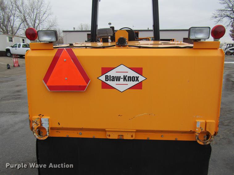 image for item DW9524 2013 Blaw Knox PTC-15 pneumatic roller