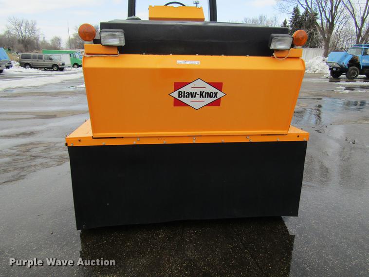 image for item DW9524 2013 Blaw Knox PTC-15 pneumatic roller