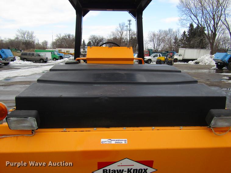 image for item DW9524 2013 Blaw Knox PTC-15 pneumatic roller
